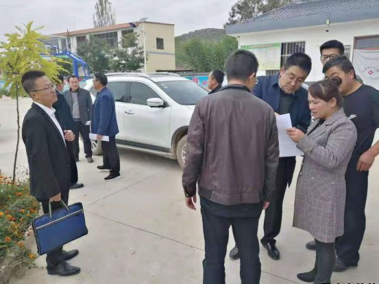 平?jīng)鲢垂鹃_展“踐行初心使命，助推脫貧攻堅”主題黨日活動(圖3)